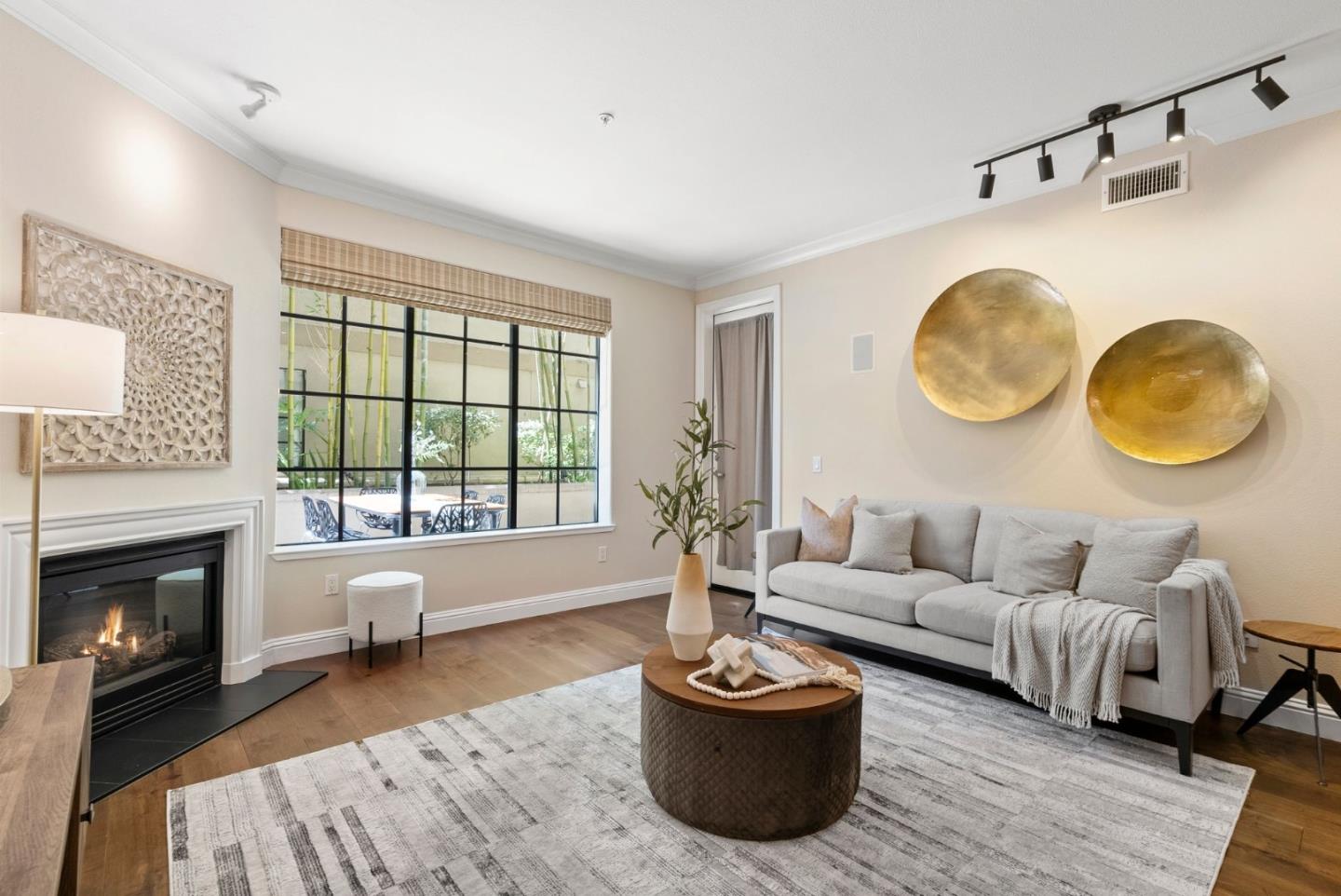 633 Elm ST 104