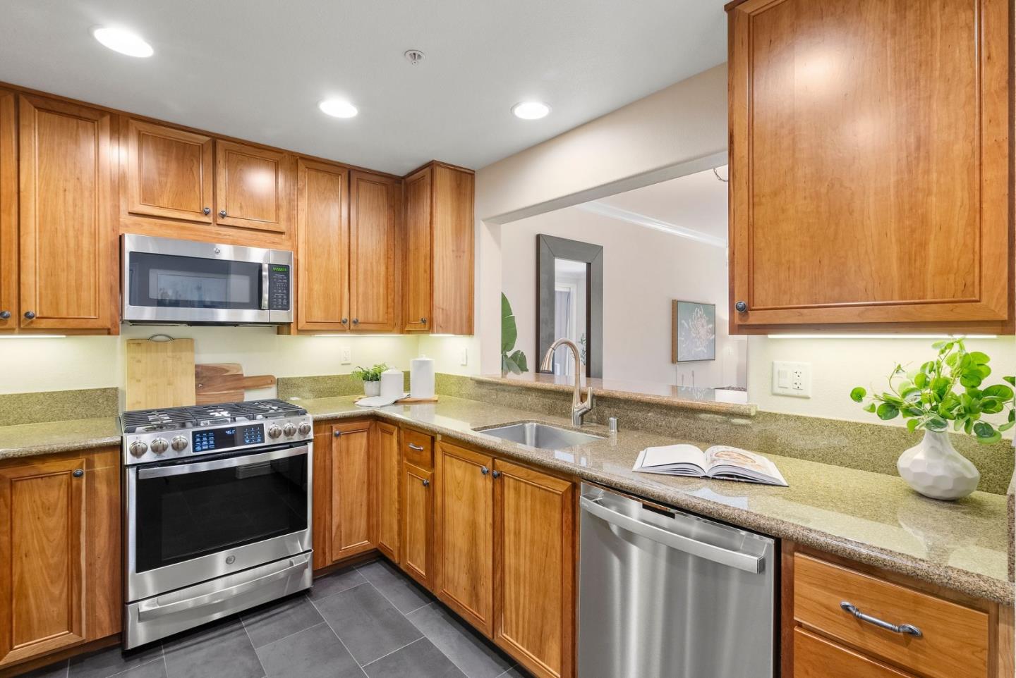 633 Elm ST 104