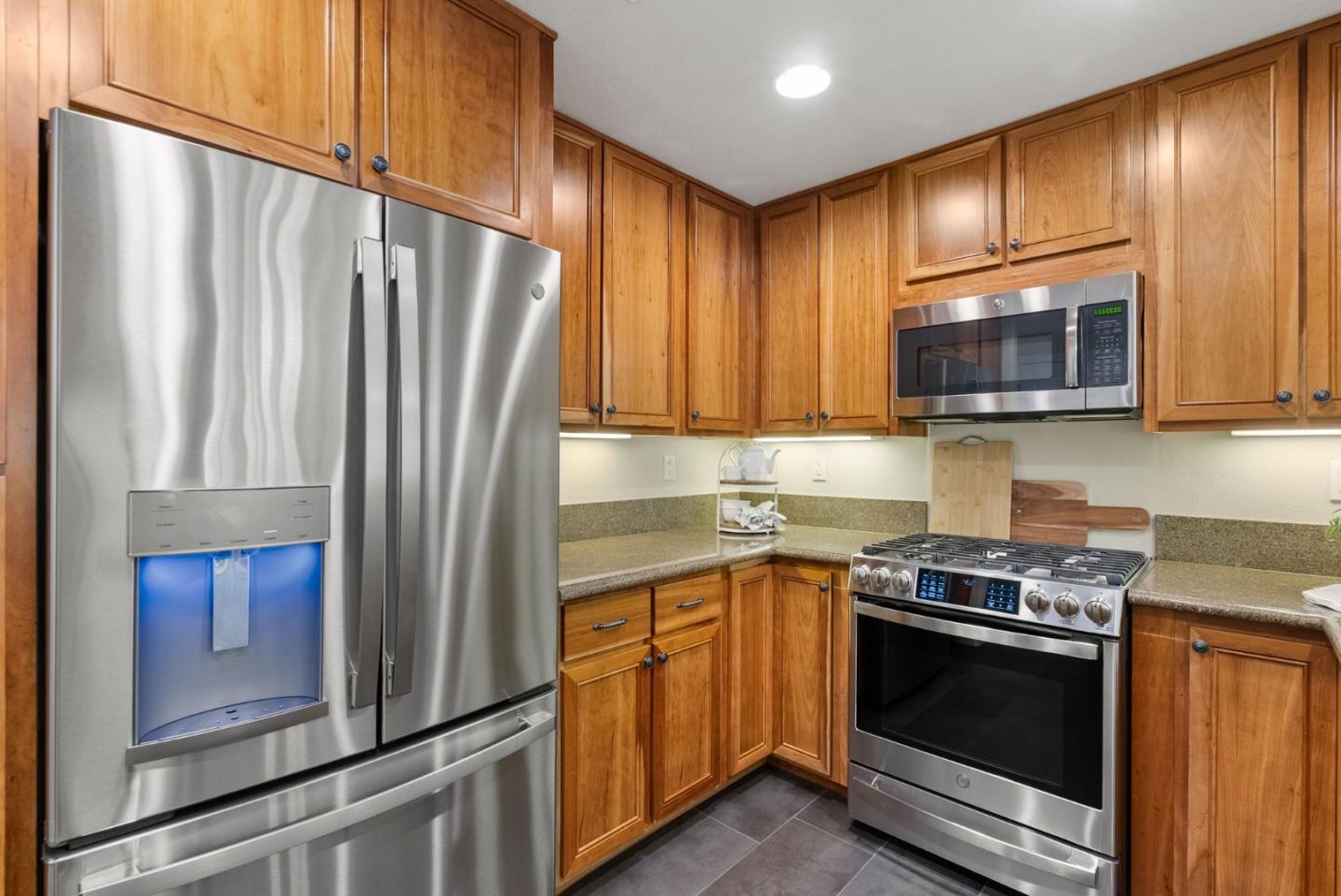 633 Elm ST 104