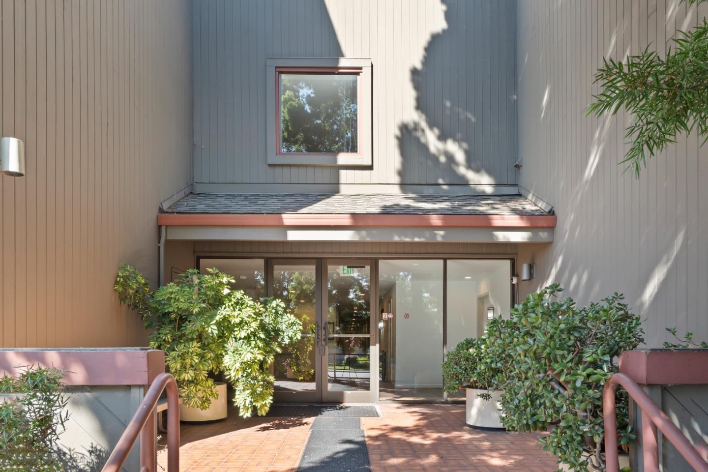 780 Sea Spray LN 208