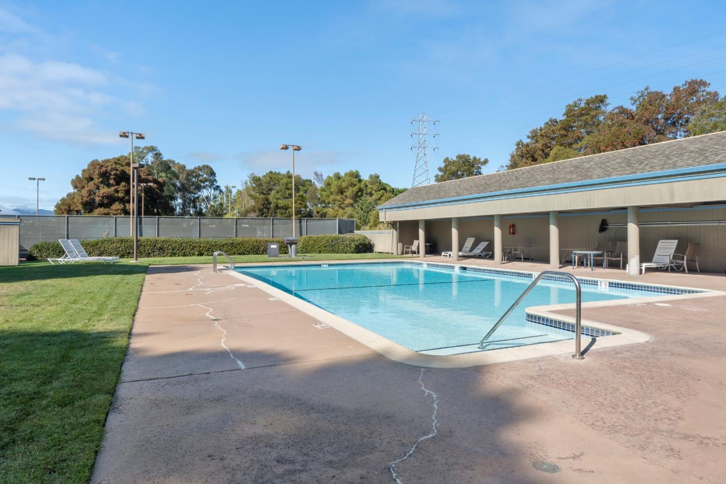 780 Sea Spray LN 208