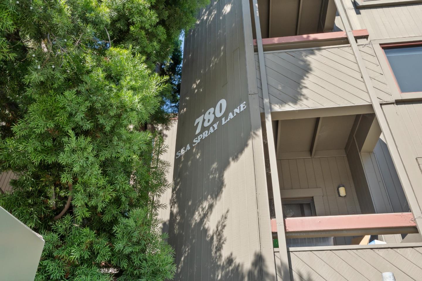 780 Sea Spray LN 208