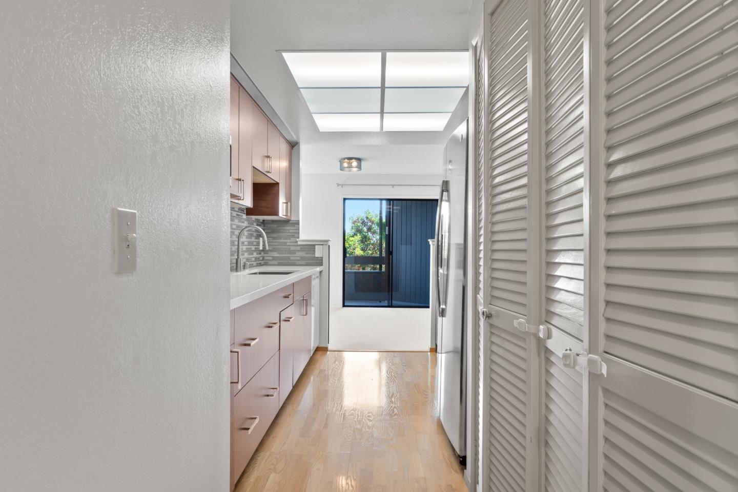 780 Sea Spray LN 208