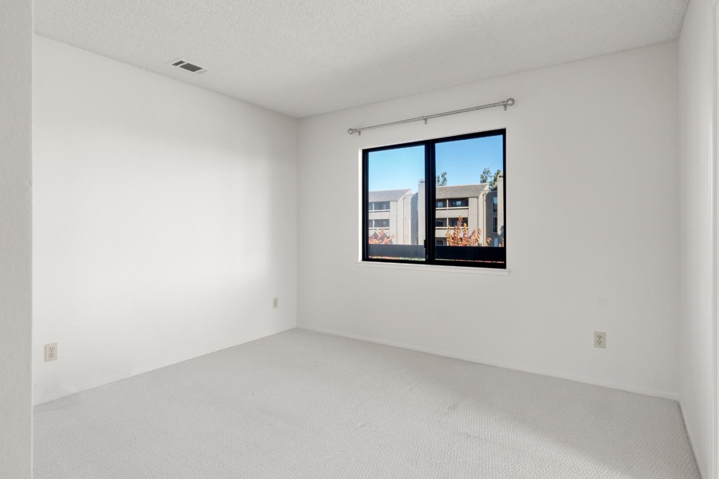 780 Sea Spray LN 208