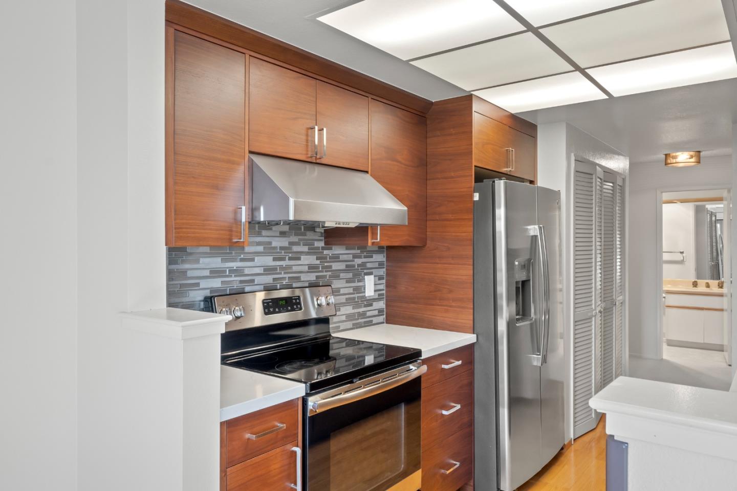 780 Sea Spray LN 208