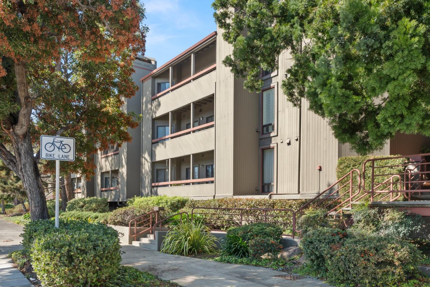 780 Sea Spray LN 208