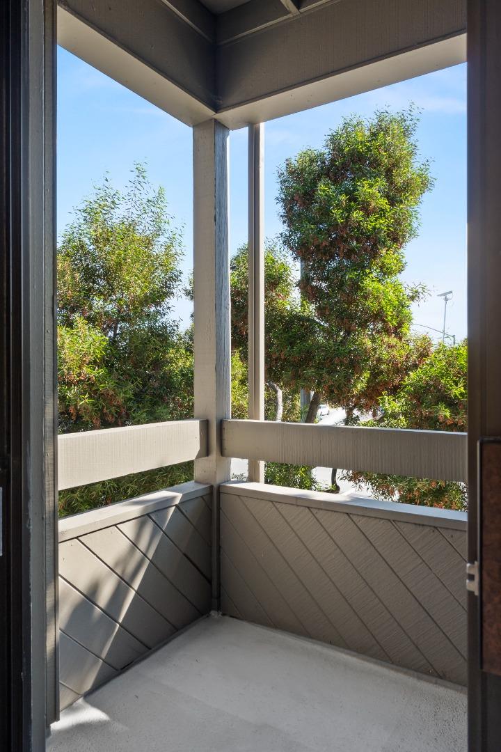 780 Sea Spray LN 208