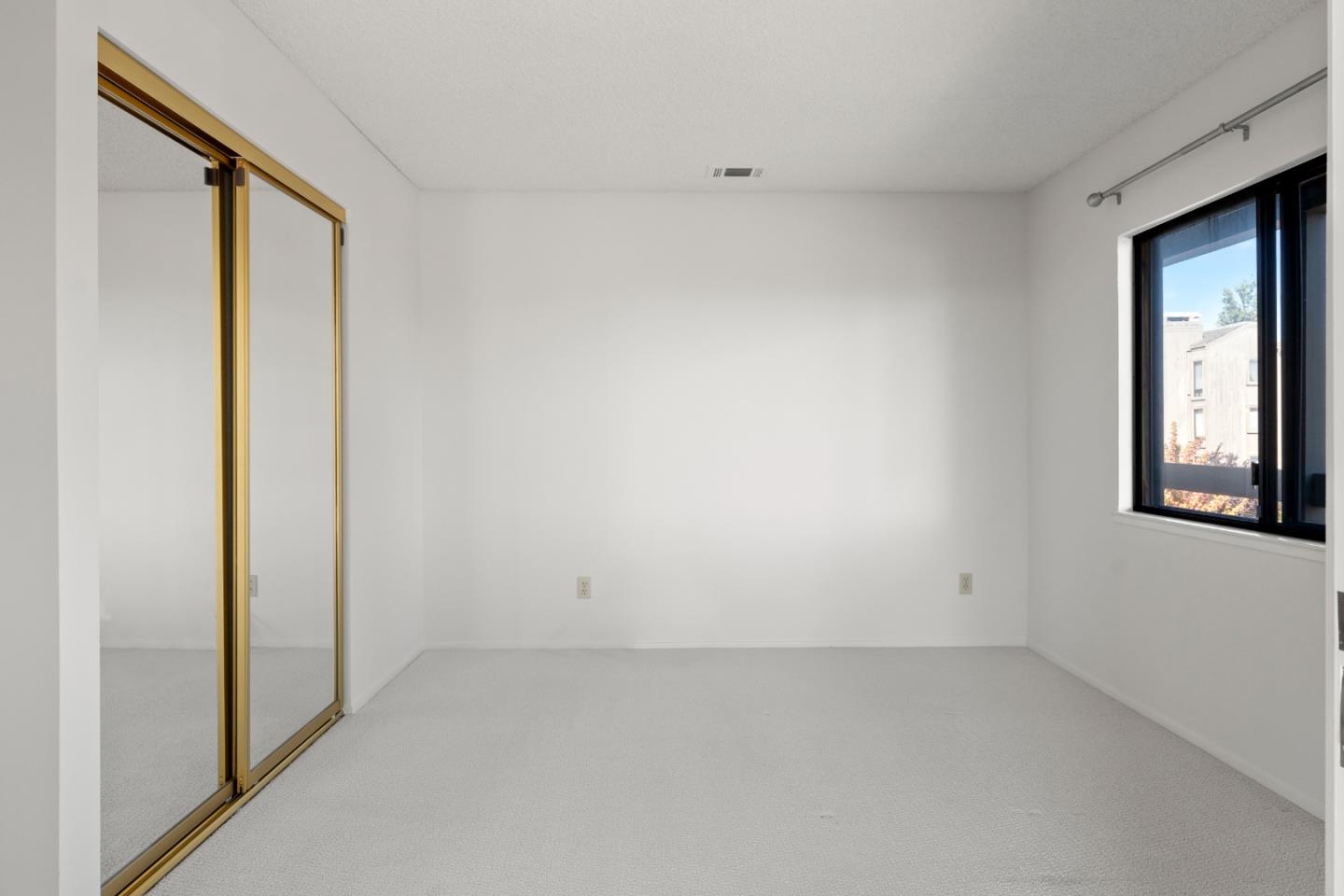 780 Sea Spray LN 208