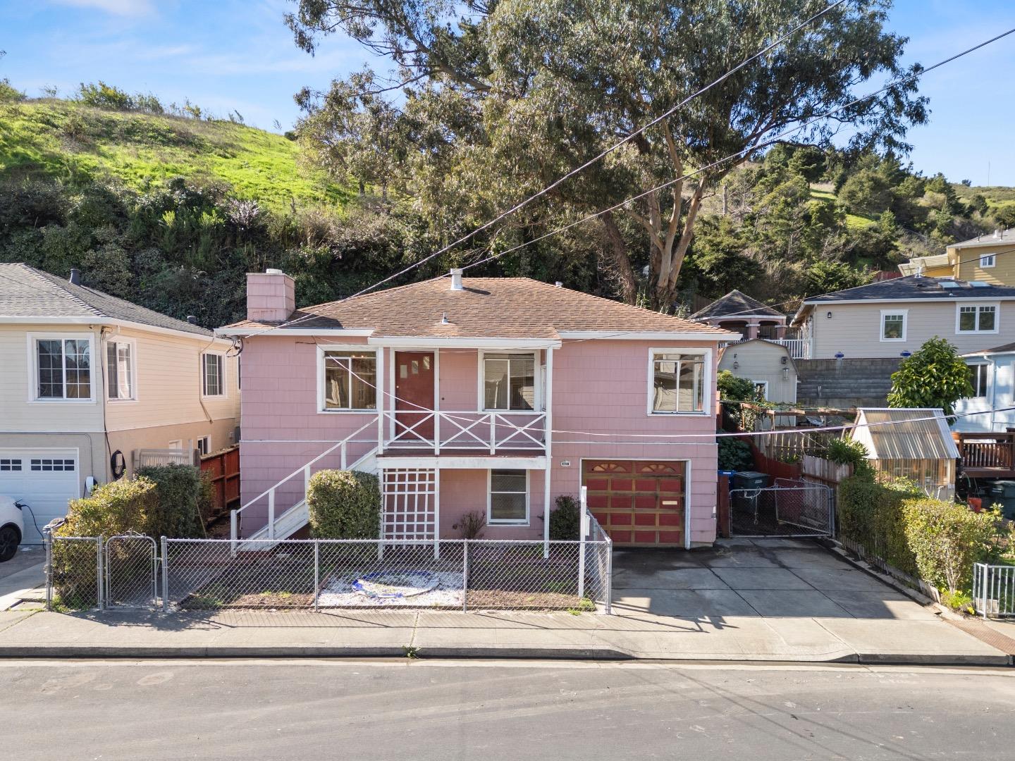 431 Larch AVE