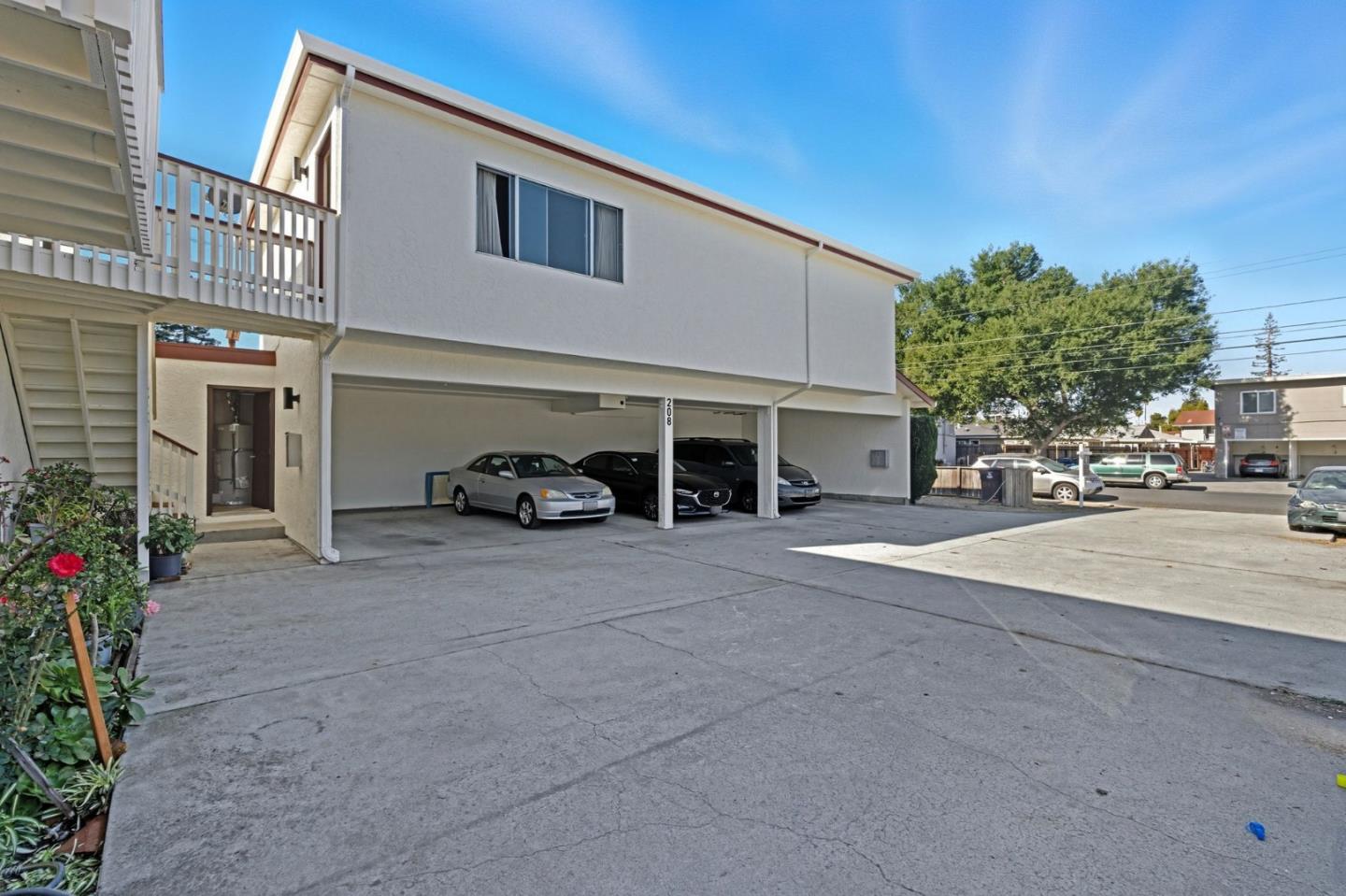 208 3rd Avenue
