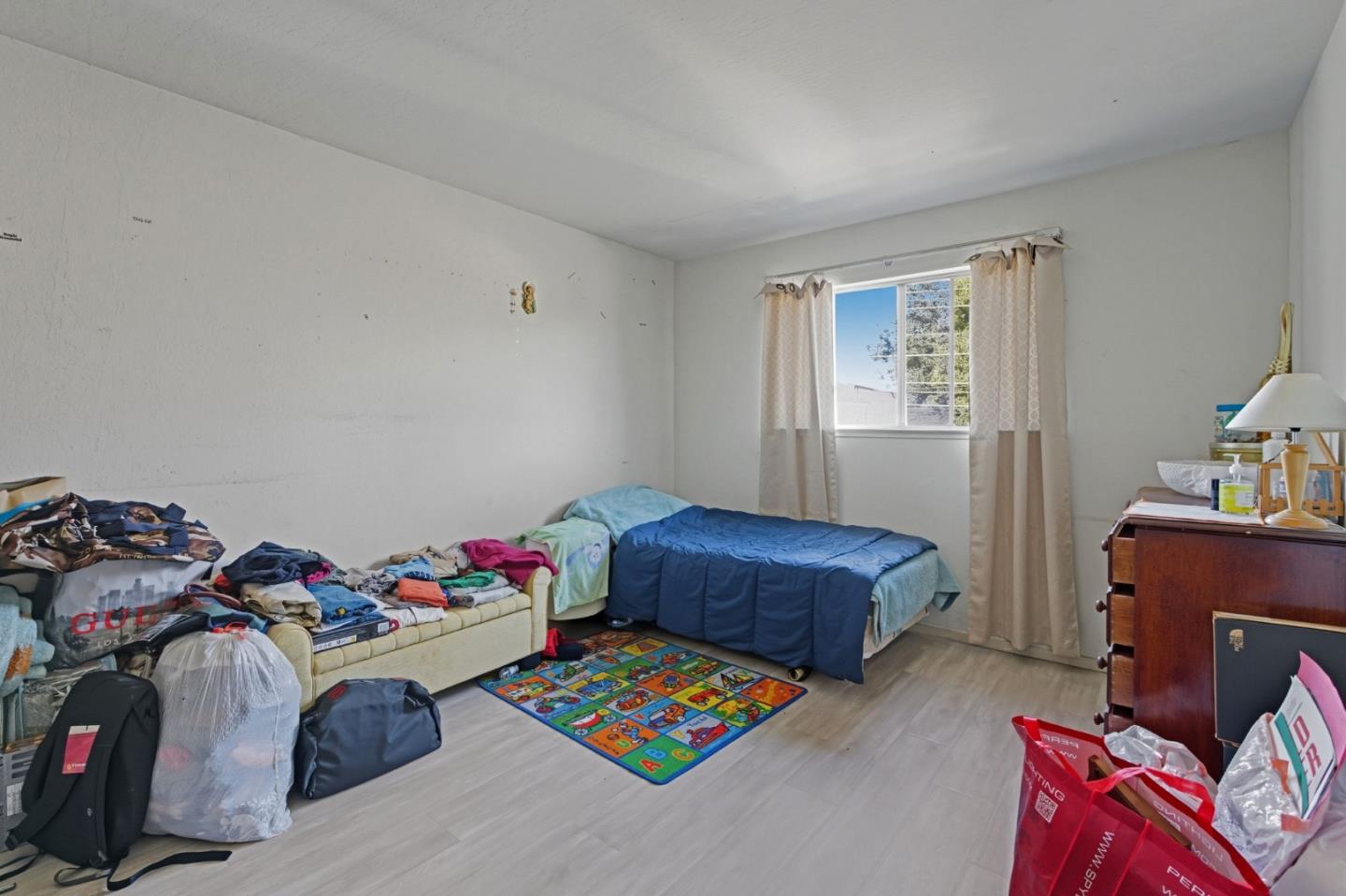 208 3rd Avenue