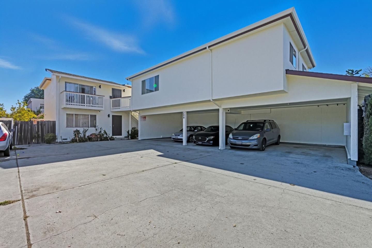 208 3rd Avenue