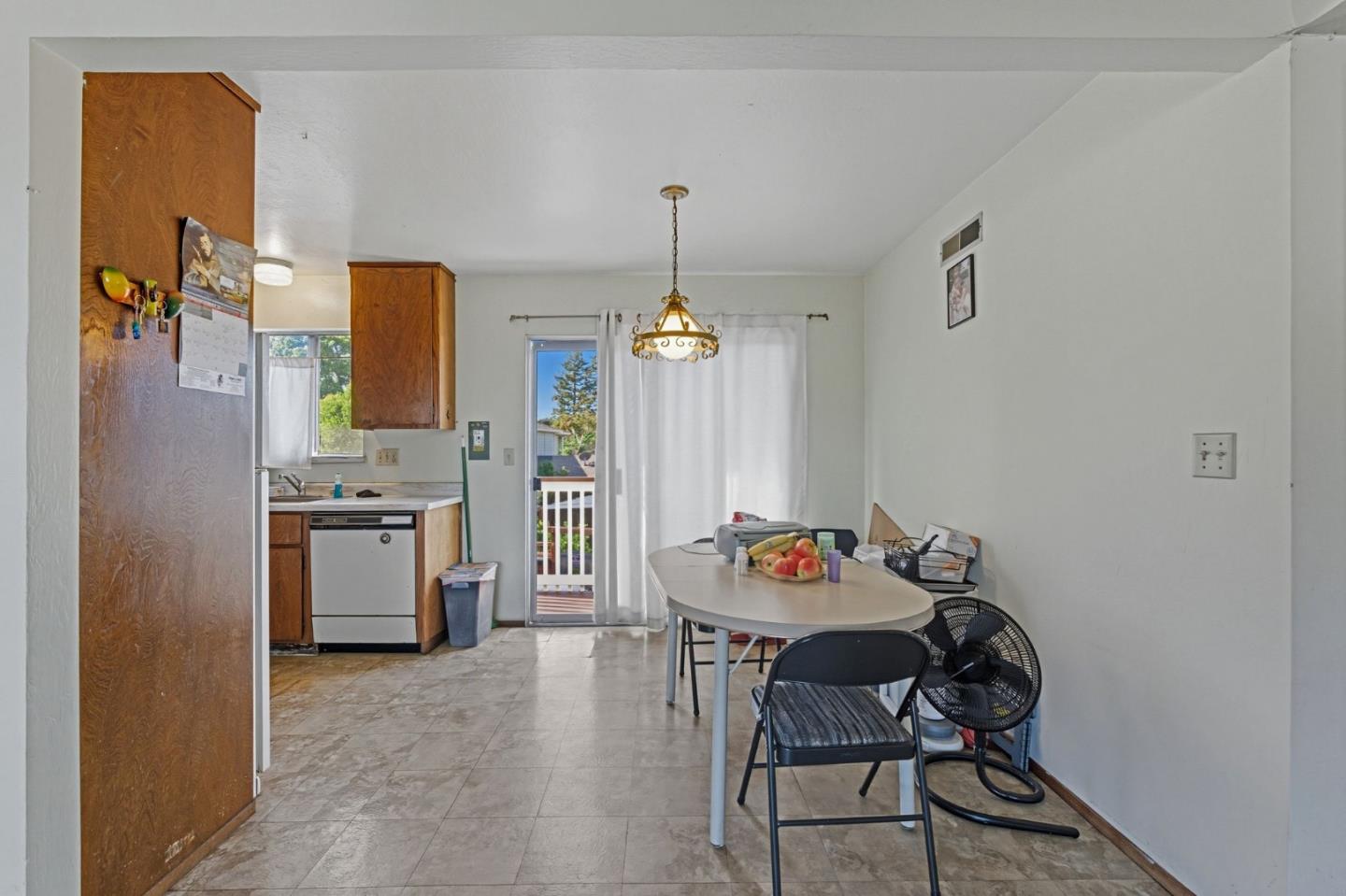 208 3rd Avenue
