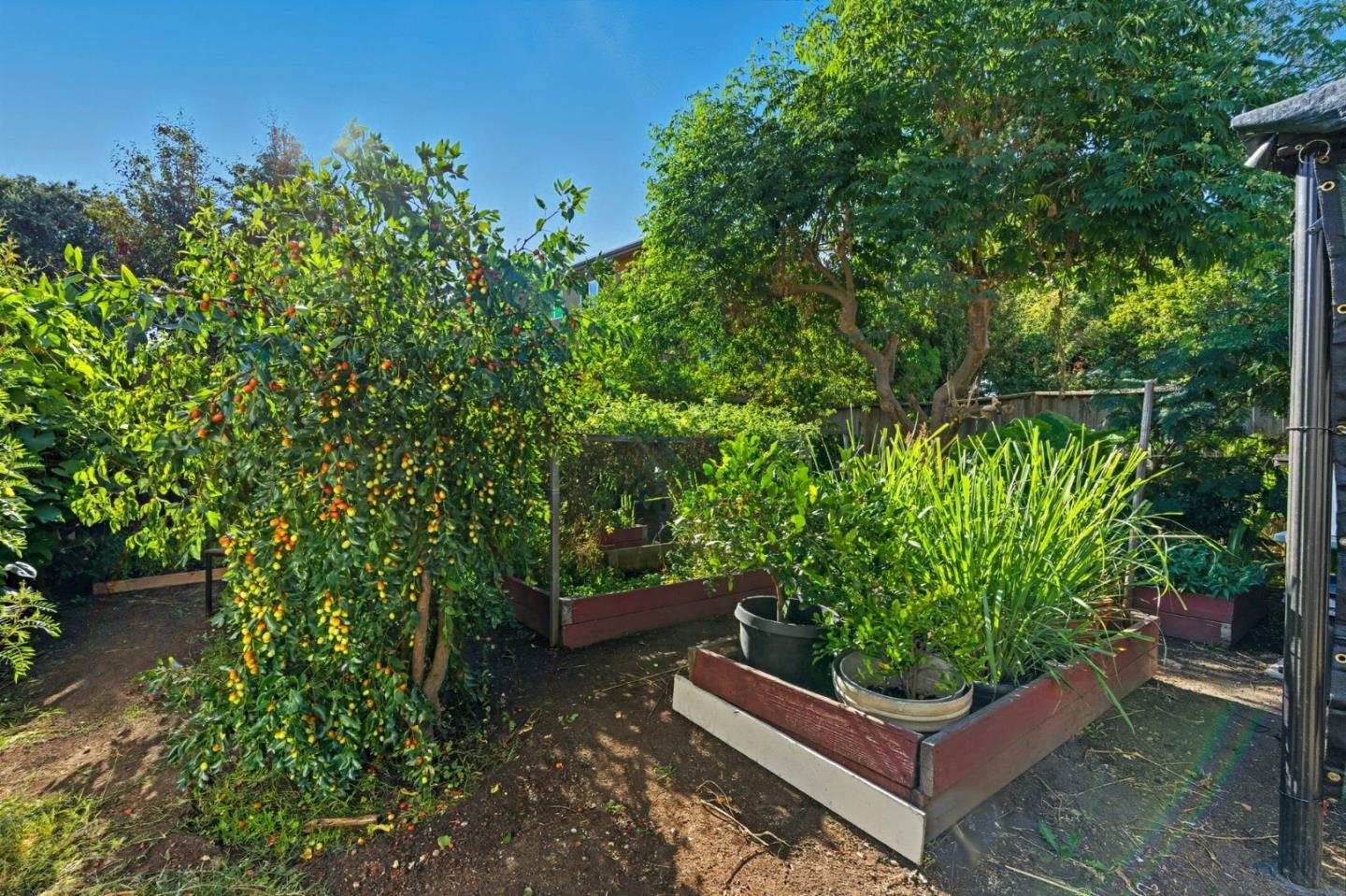 208 3rd Avenue