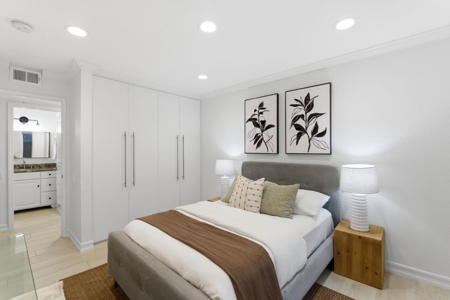 3335 La Mesa Drive 4