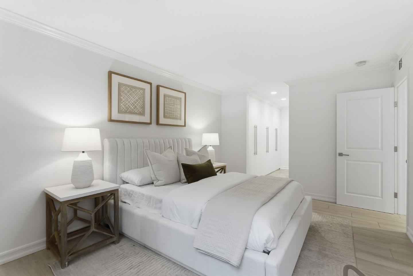 3335 La Mesa Drive 4