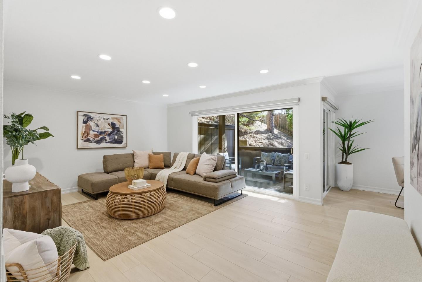 3335 La Mesa Drive 4