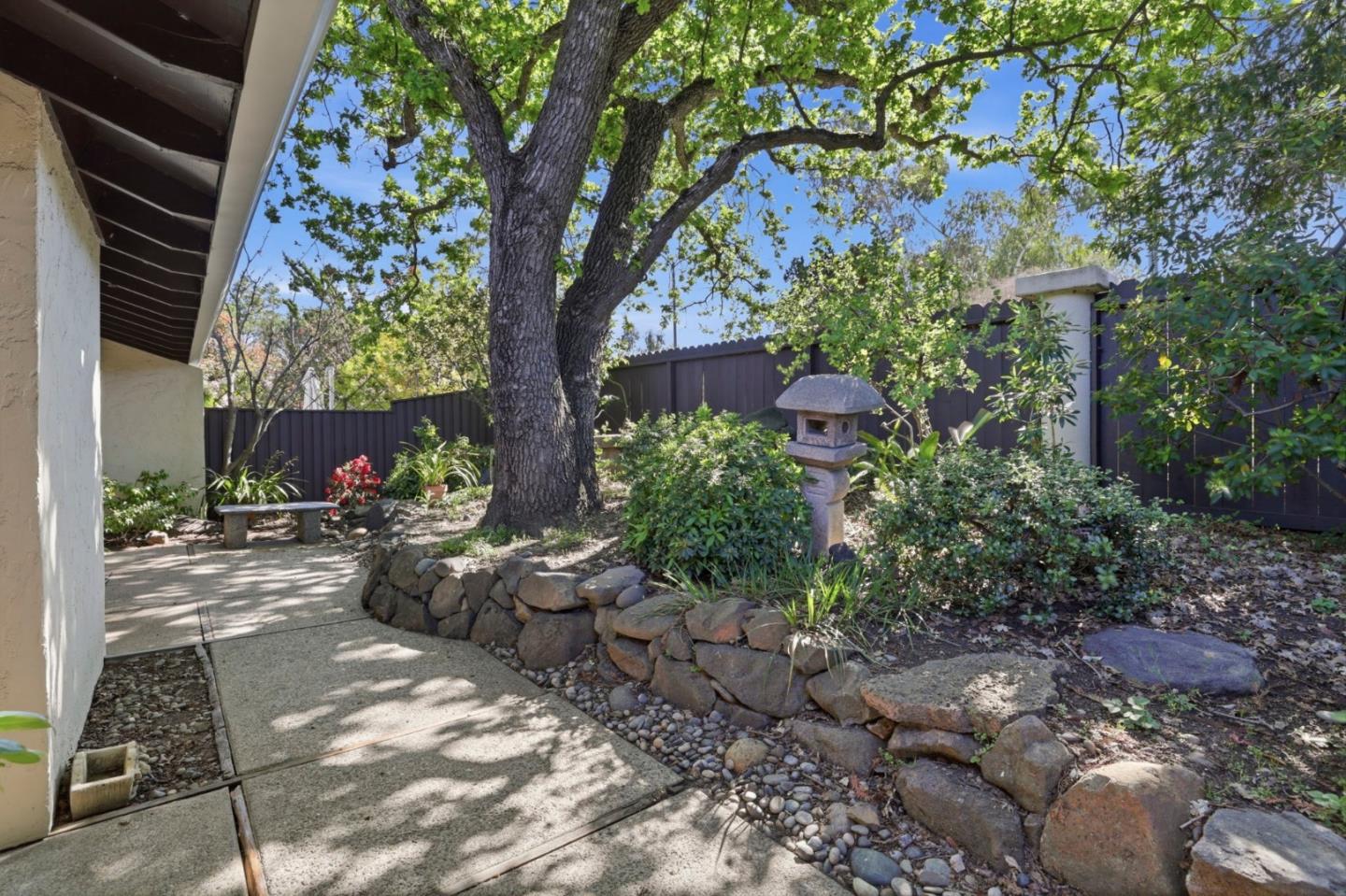 2463 Sharon Oaks Drive