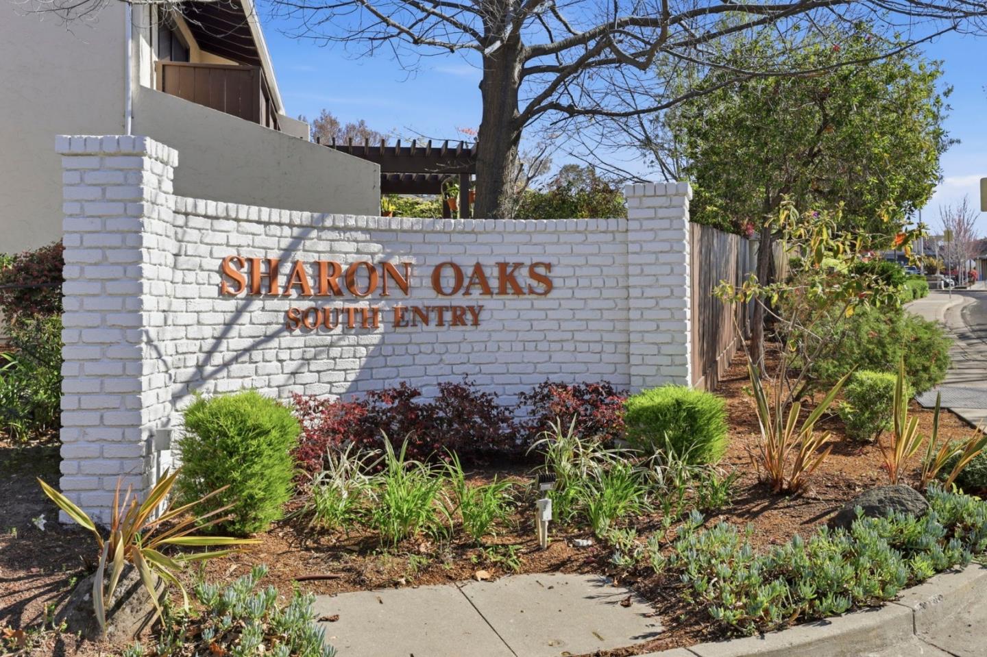 2463 Sharon Oaks Drive