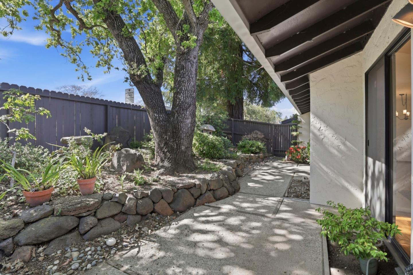 2463 Sharon Oaks Drive