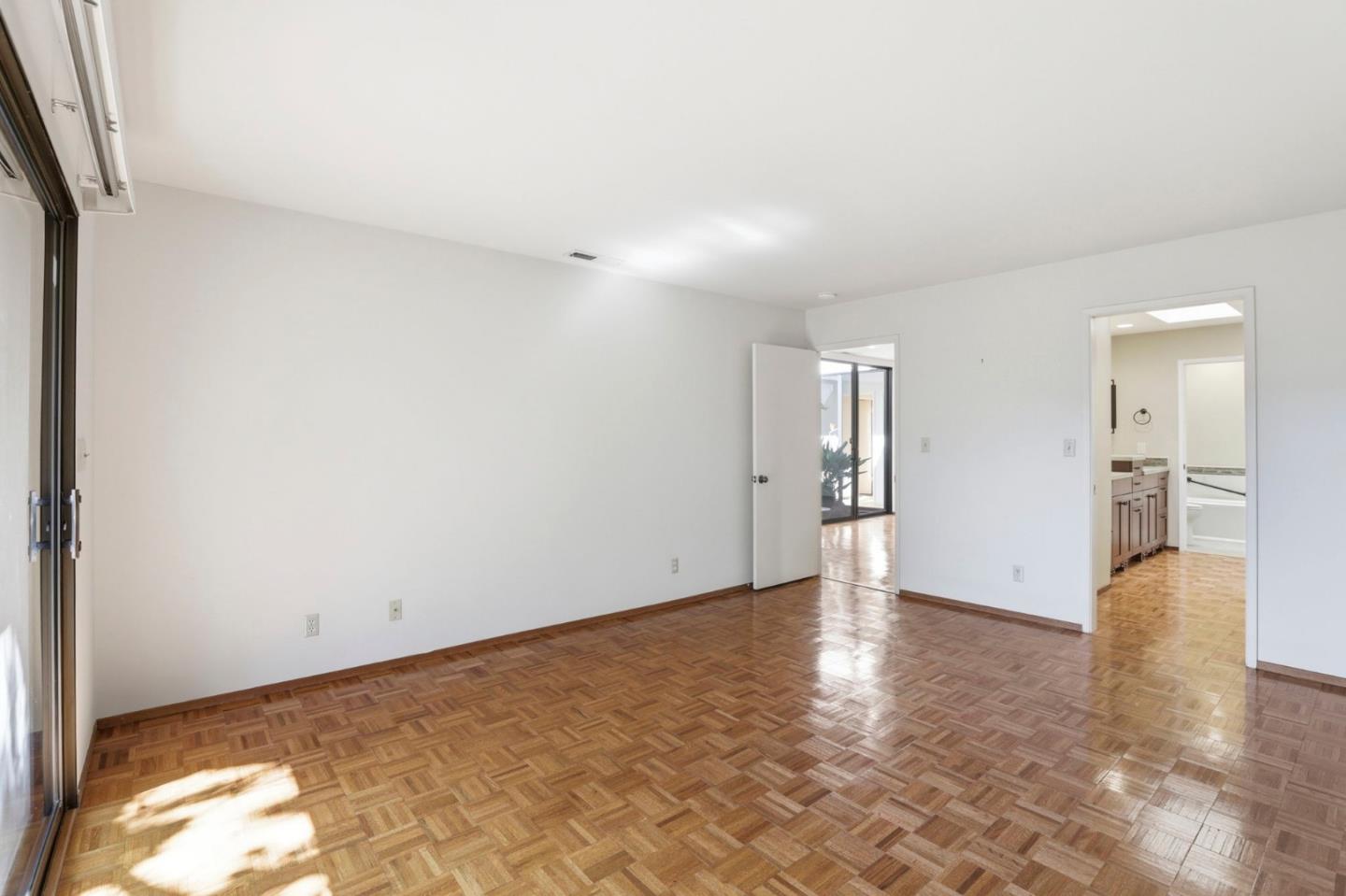 2463 Sharon Oaks Drive