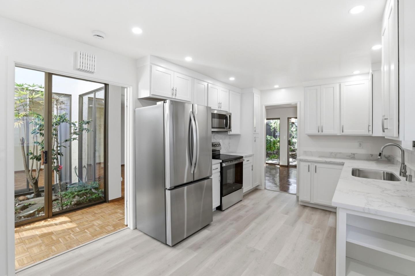 2463 Sharon Oaks Drive