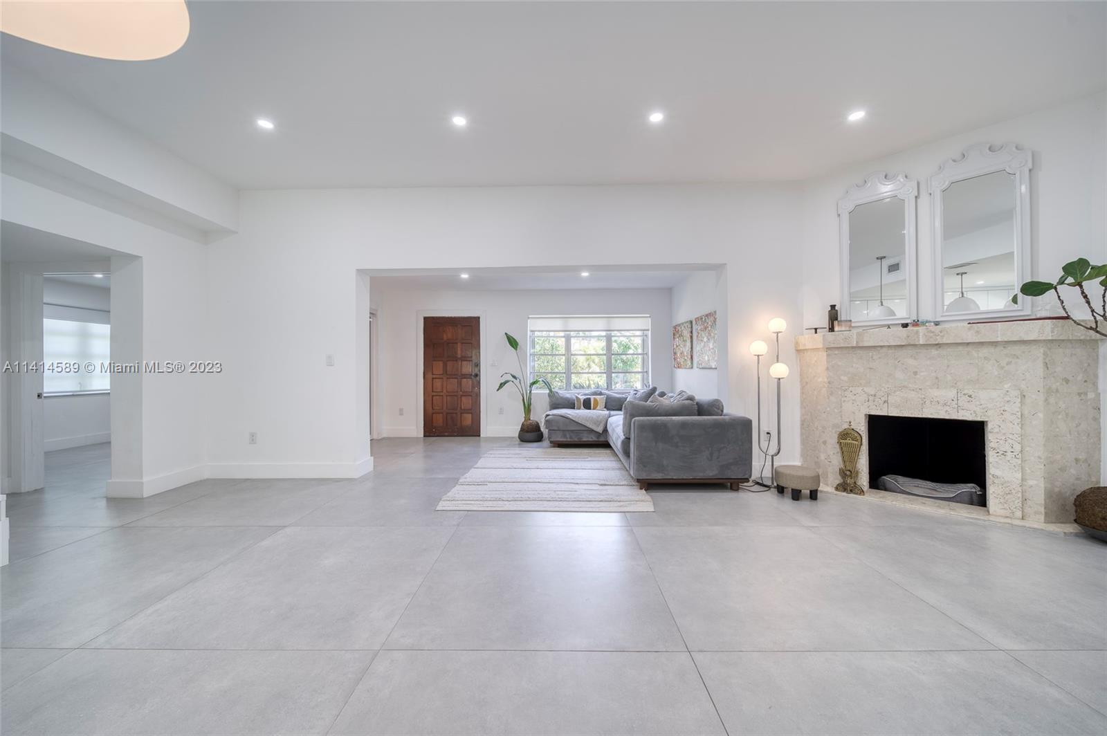 2320 SW 19th Ter
