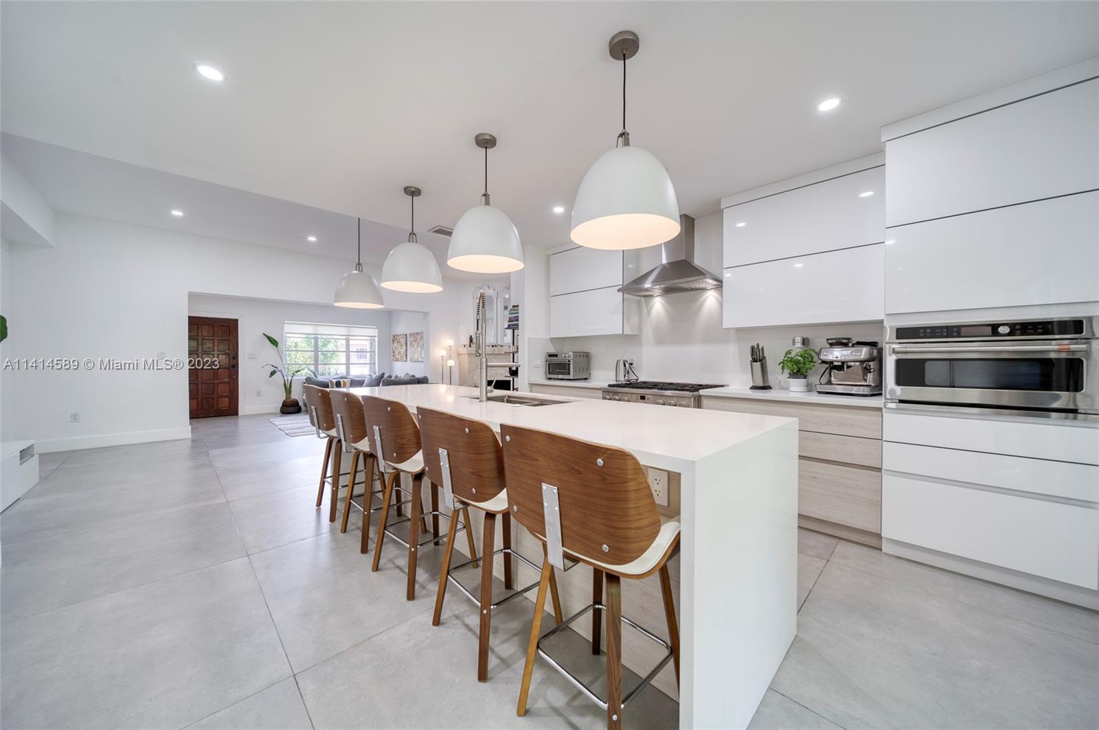 2320 SW 19th Ter