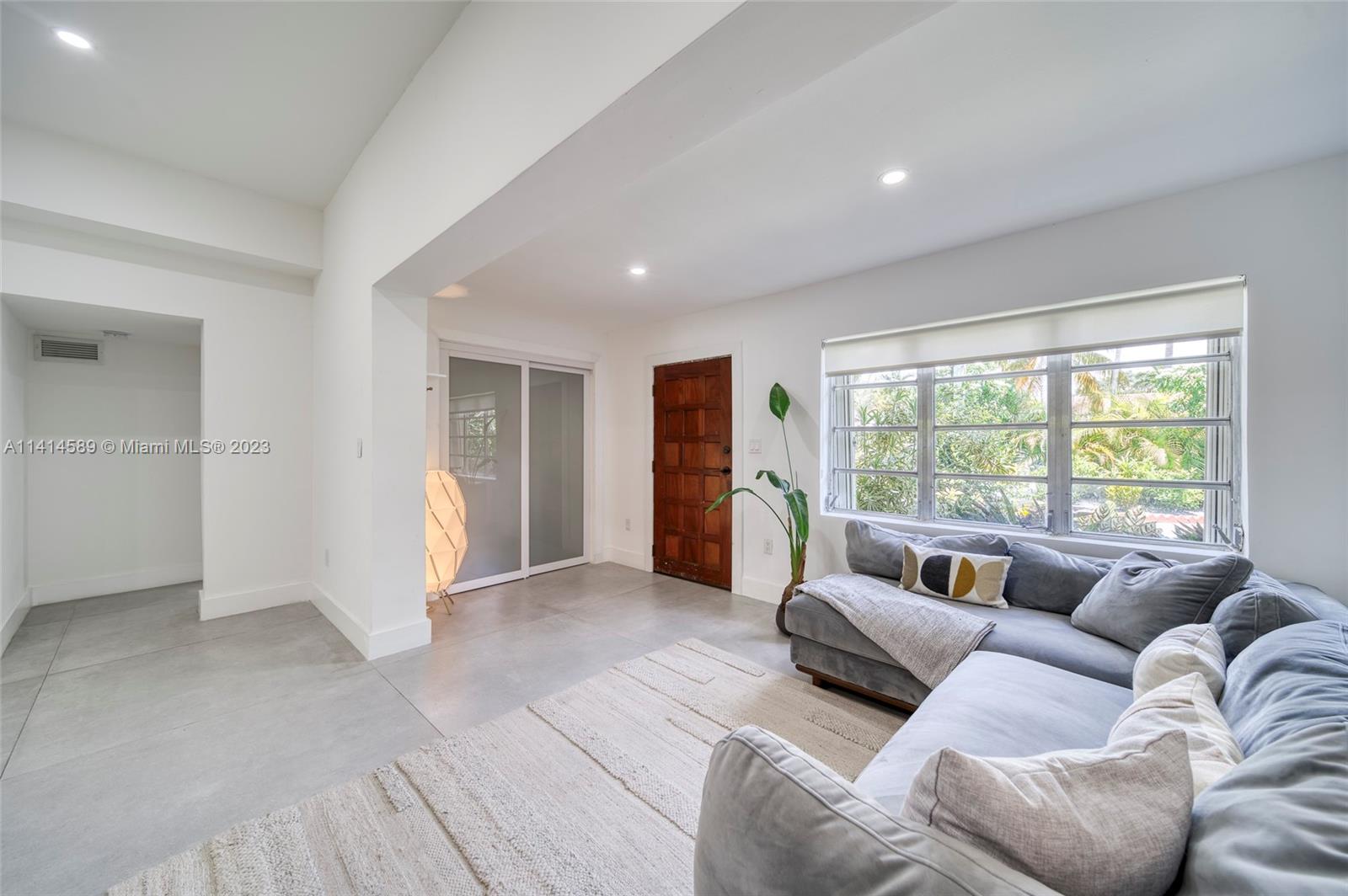 2320 SW 19th Ter