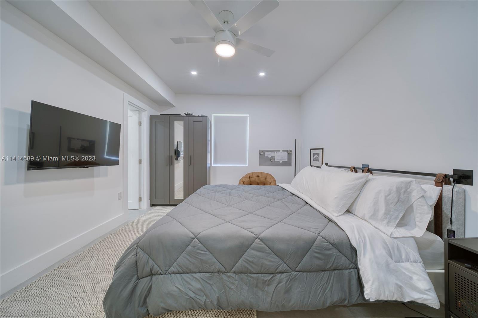 2320 SW 19th Ter