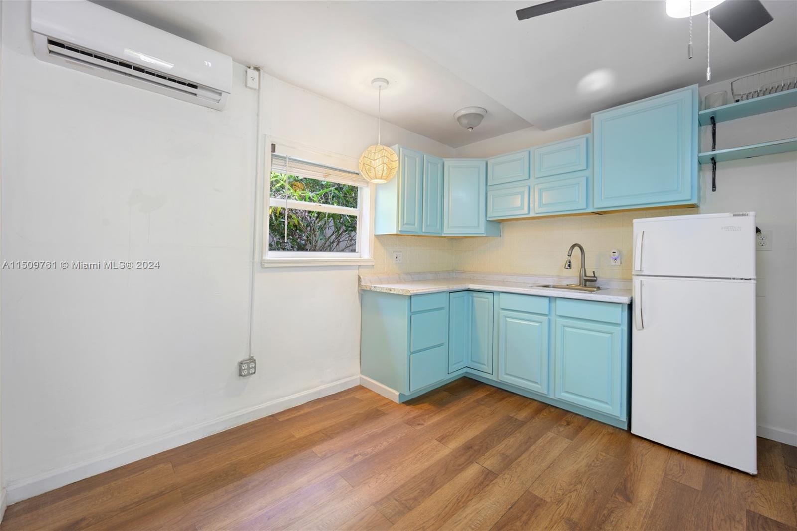 808 NE 17th Ter