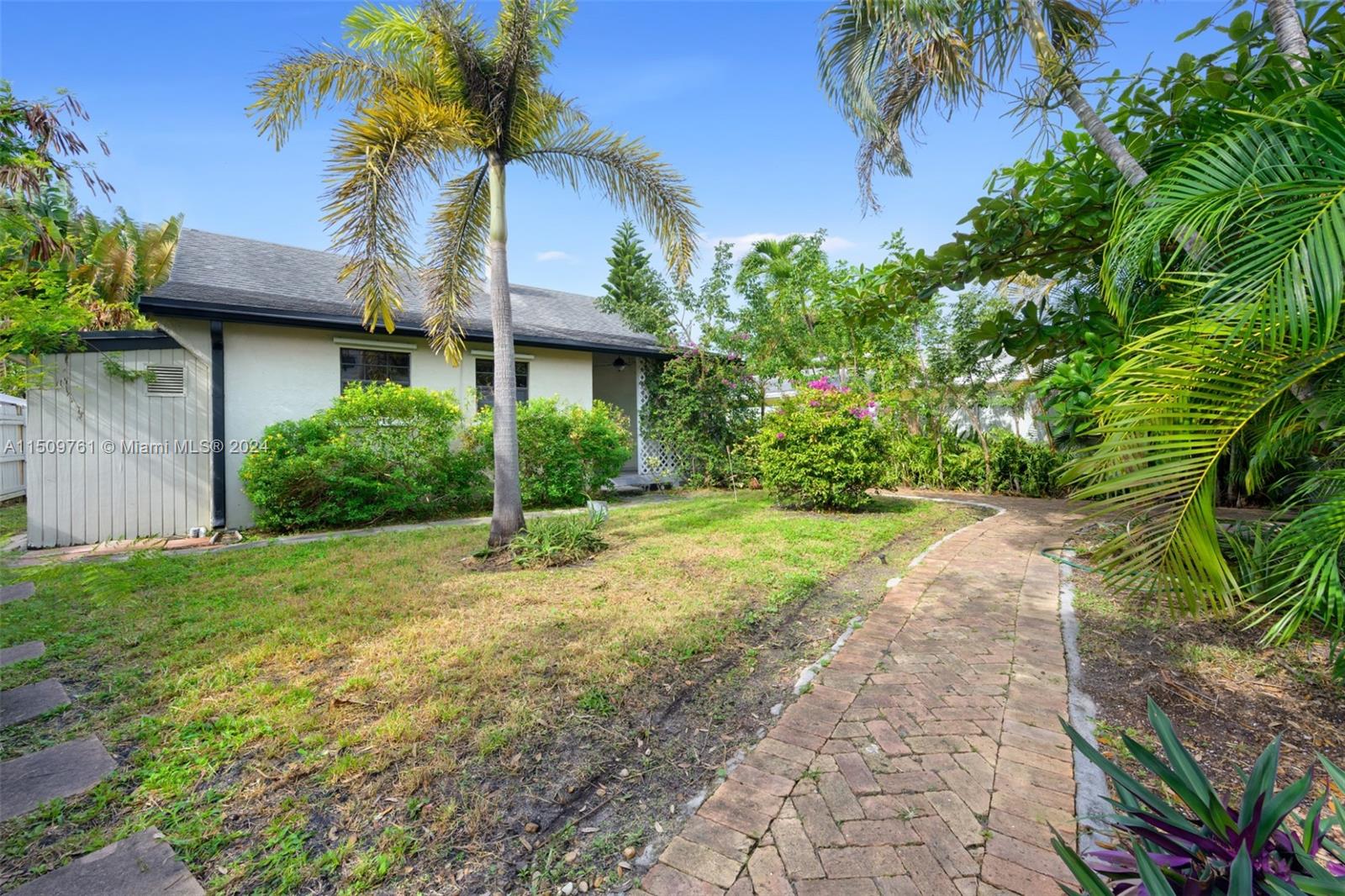 808 NE 17th Ter