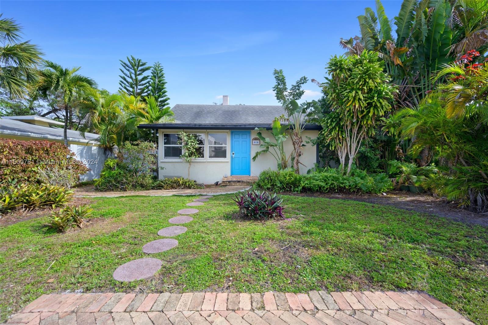 808 NE 17th Ter