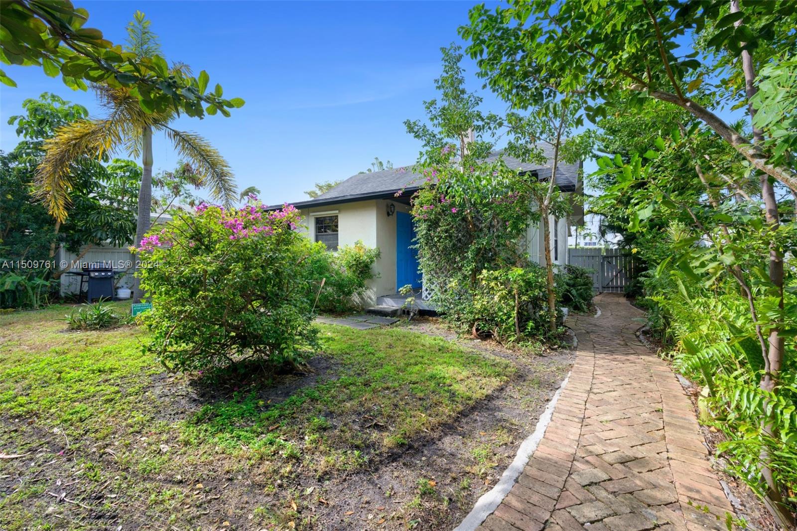 808 NE 17th Ter