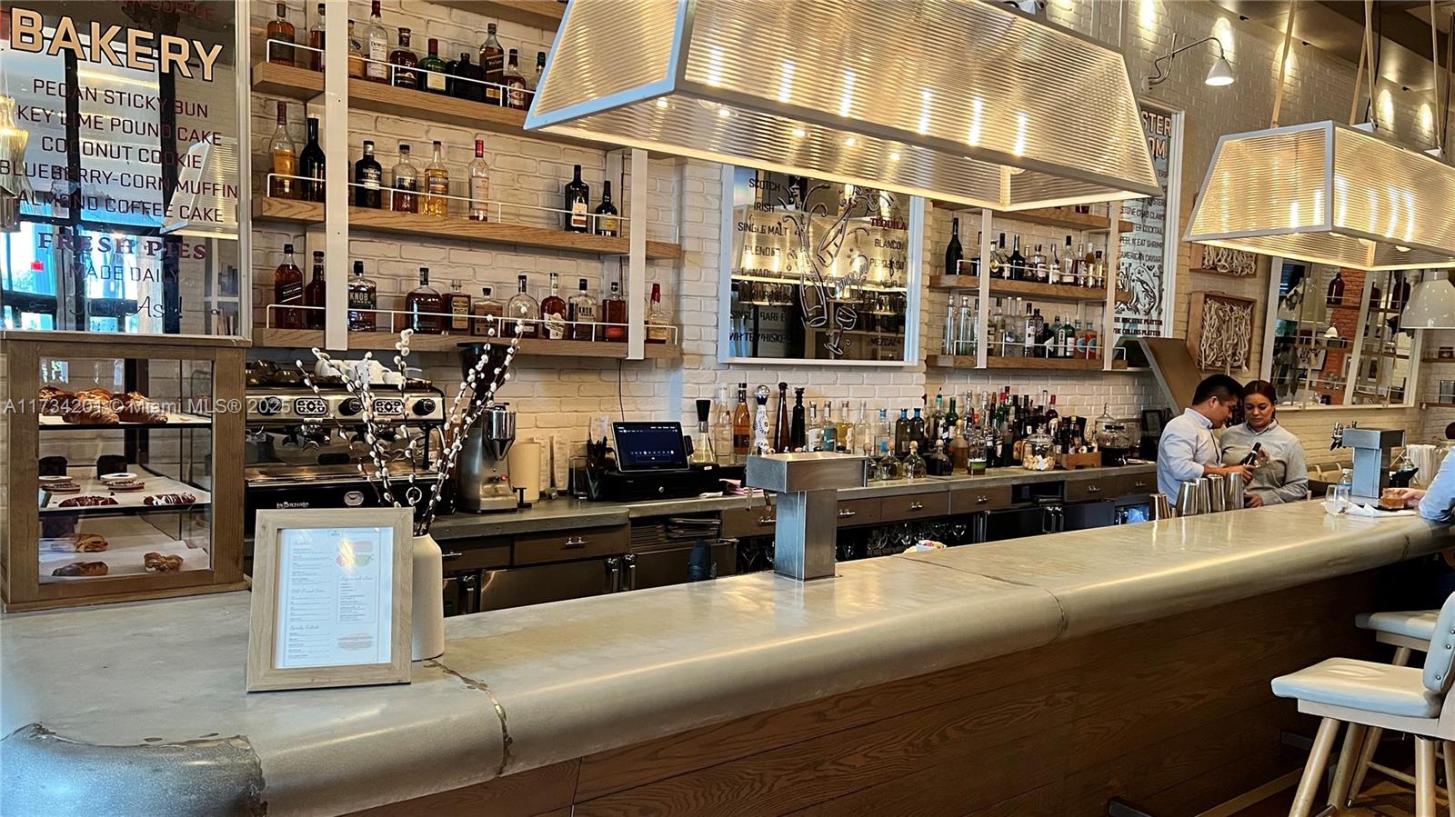 2201 Collins Ave # 1102