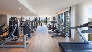 2201 Collins Ave # 1203