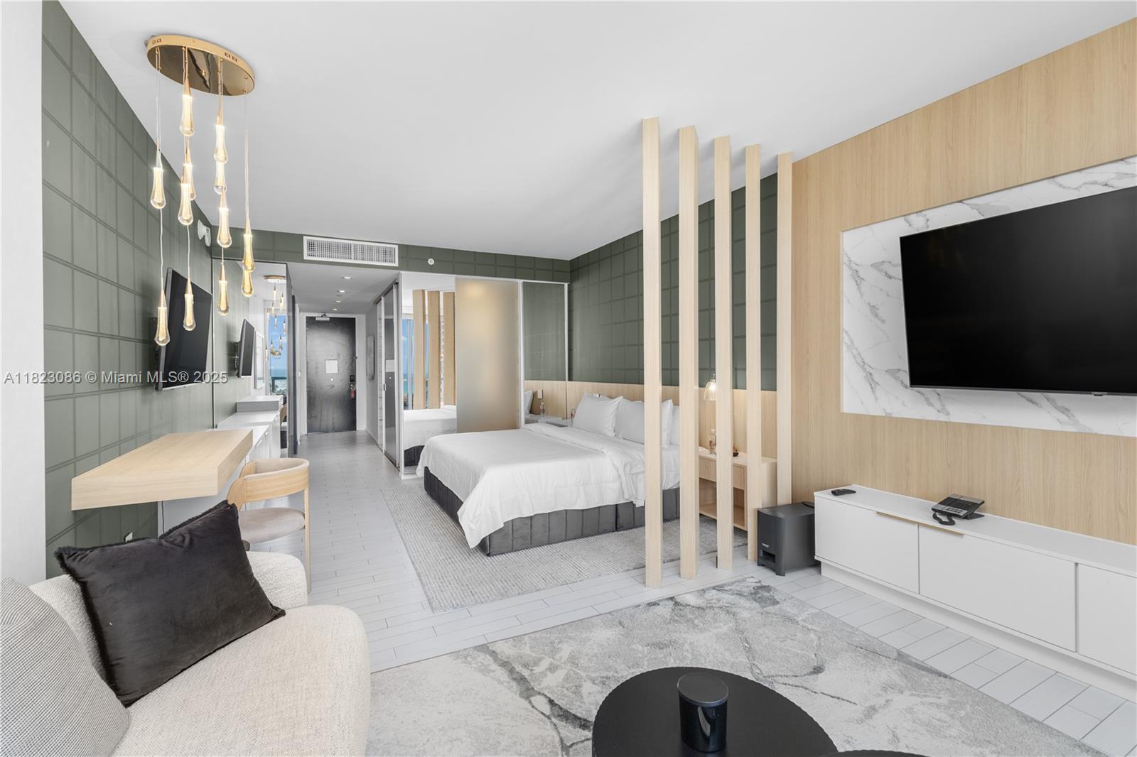 2201 Collins Ave # 1203