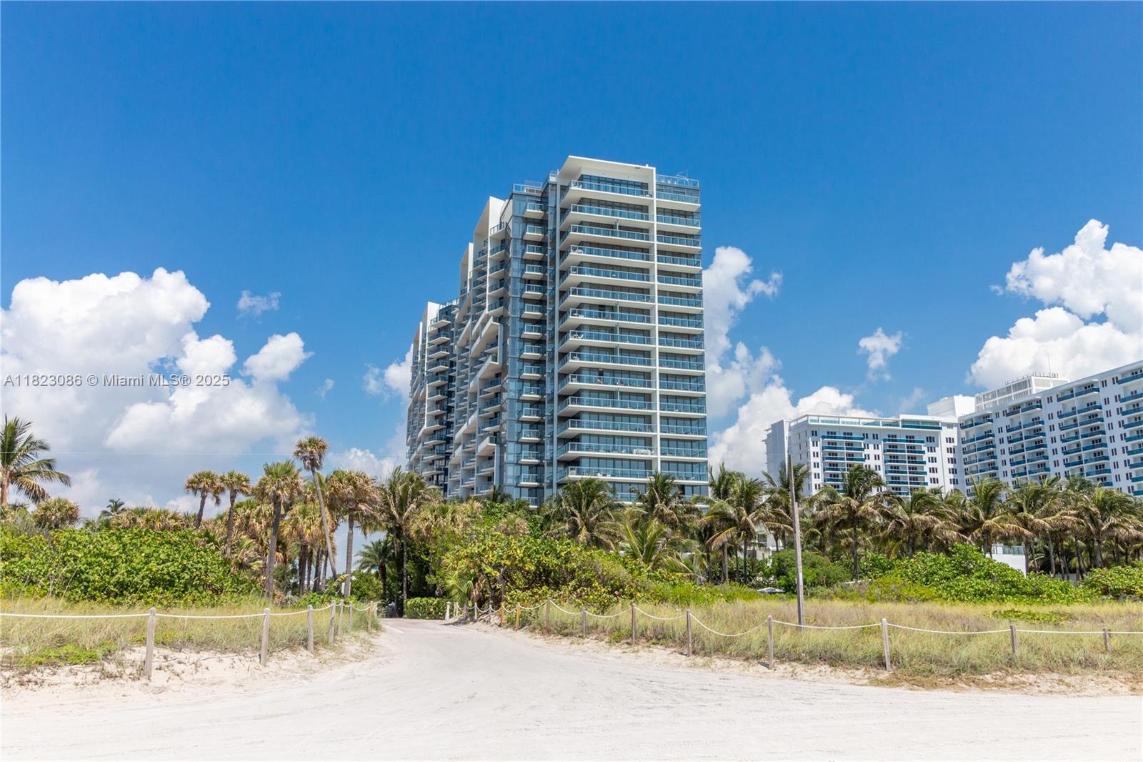 2201 Collins Ave # 1203