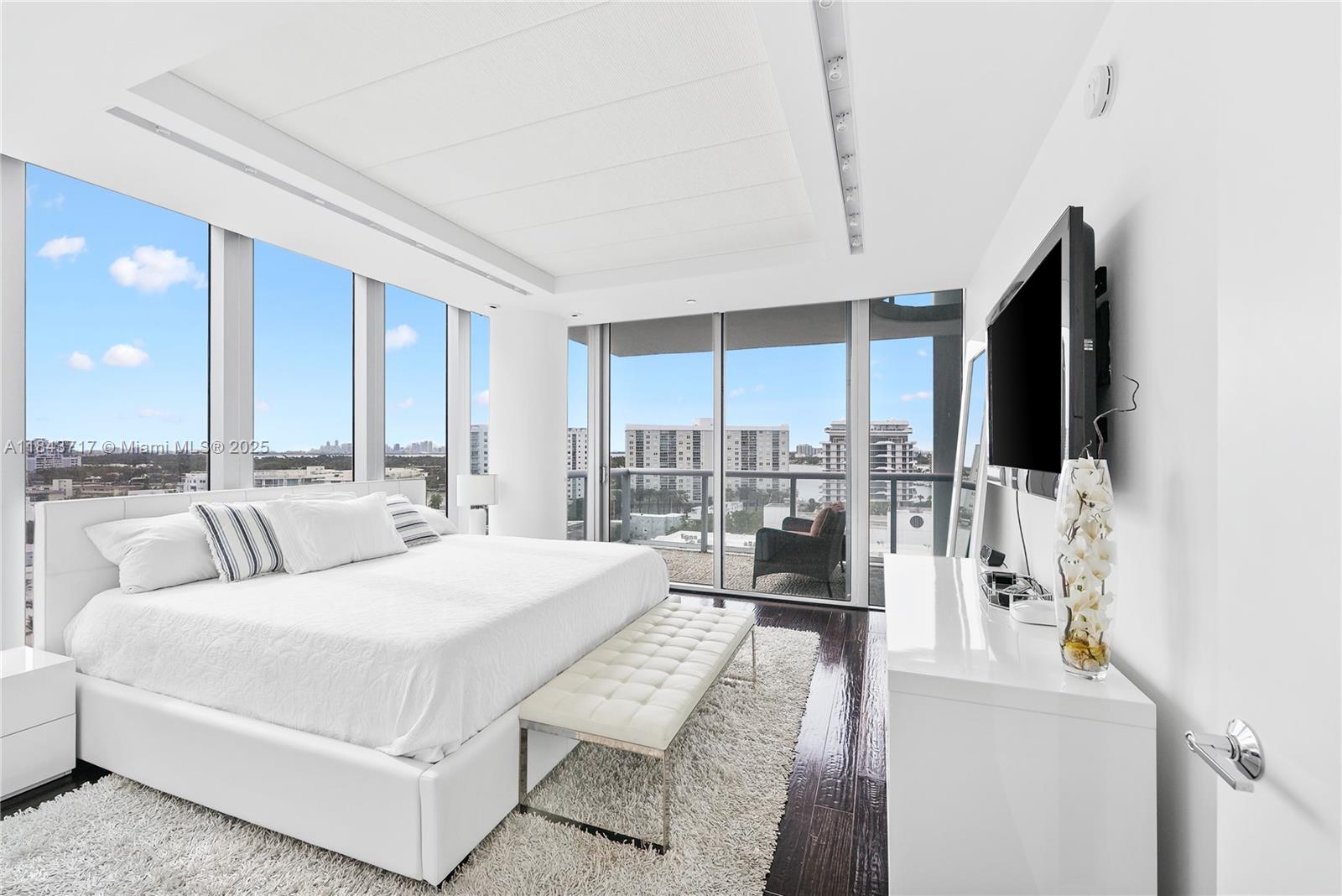 6799 Collins Ave # 1005
