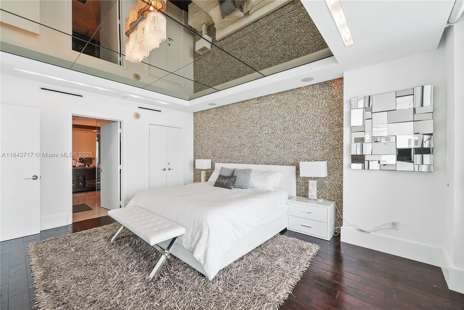 6799 Collins Ave # 1005