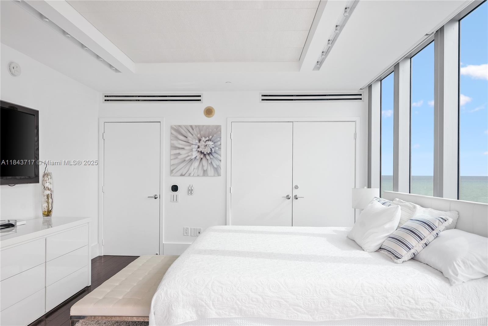 6799 Collins Ave # 1005