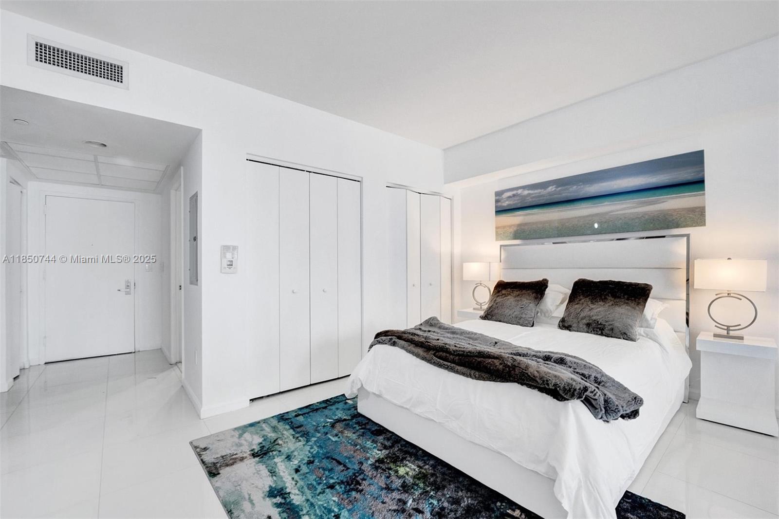 475 Brickell Ave # 3310