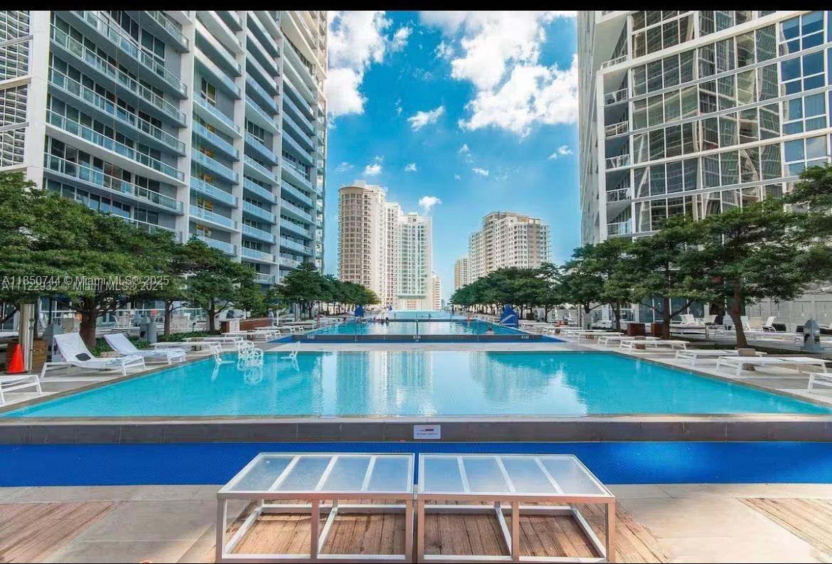 475 Brickell Ave # 3310