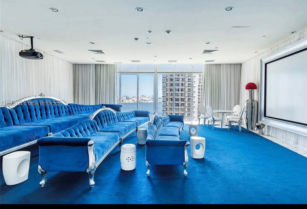 475 Brickell Ave # 3310