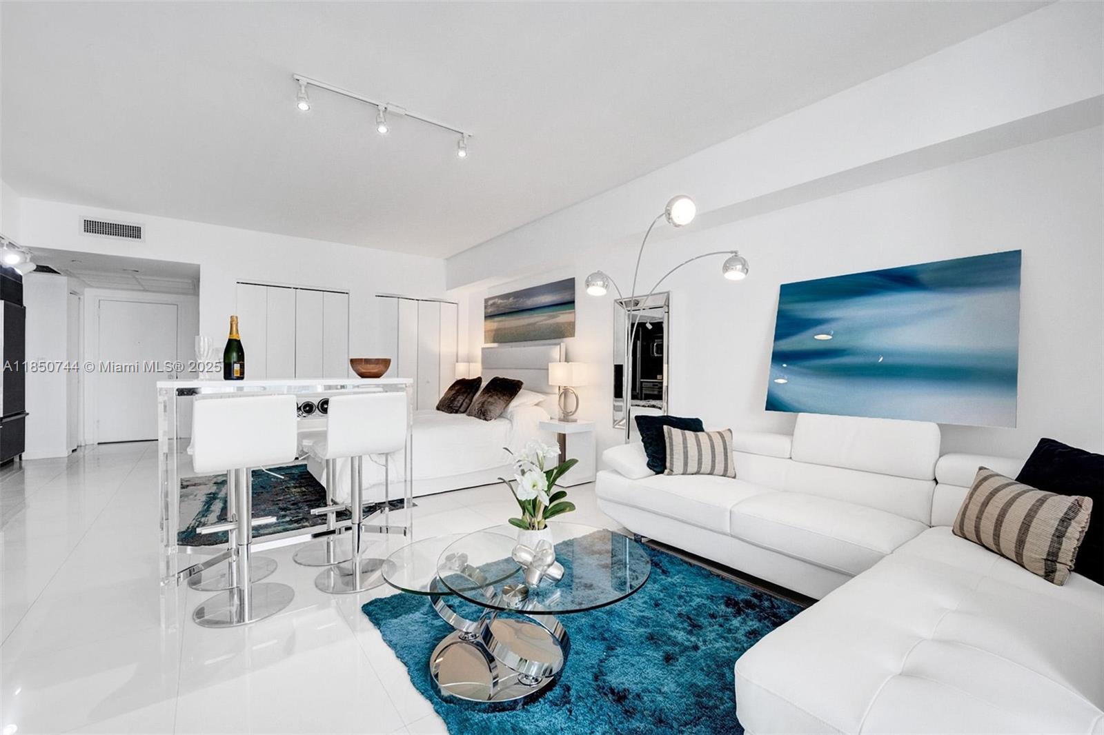 475 Brickell Ave # 3310