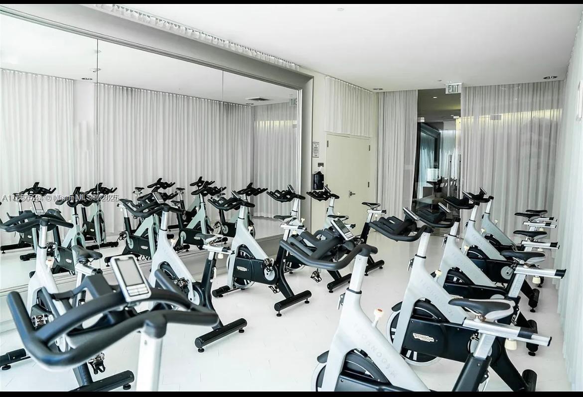 475 Brickell Ave # 3310