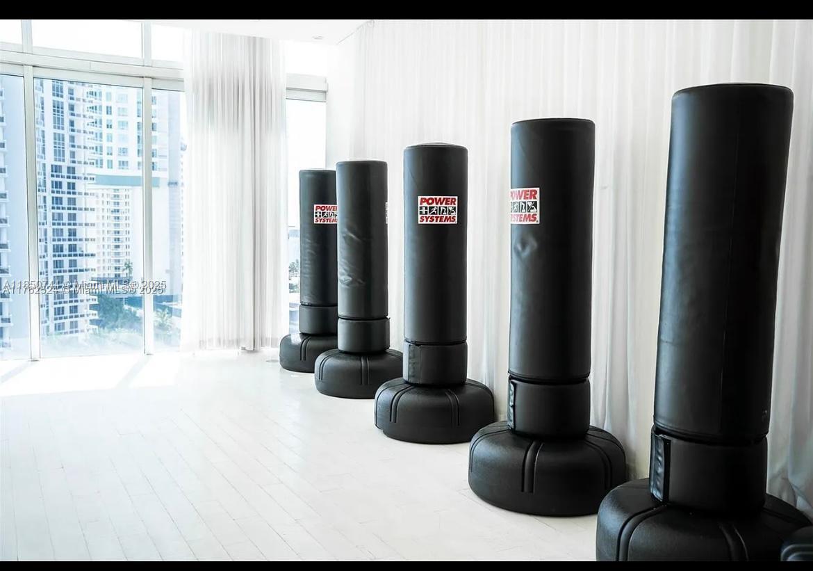 475 Brickell Ave # 3310