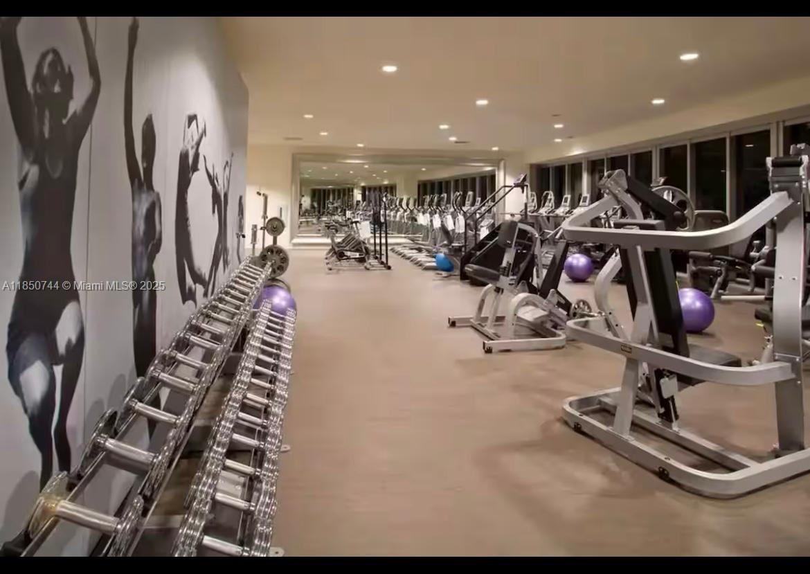 475 Brickell Ave # 3310