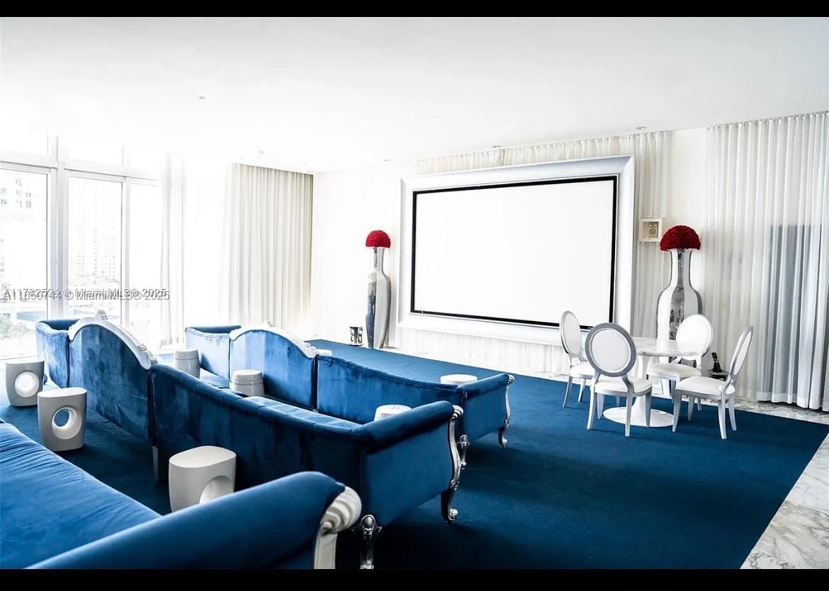 475 Brickell Ave # 3310