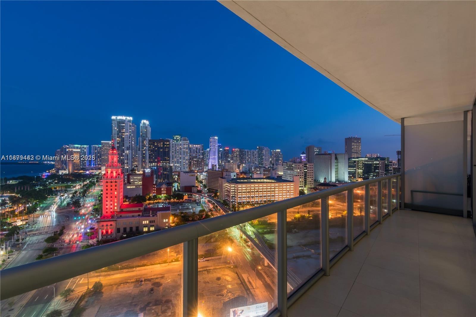 888 Biscayne Blvd # 2103